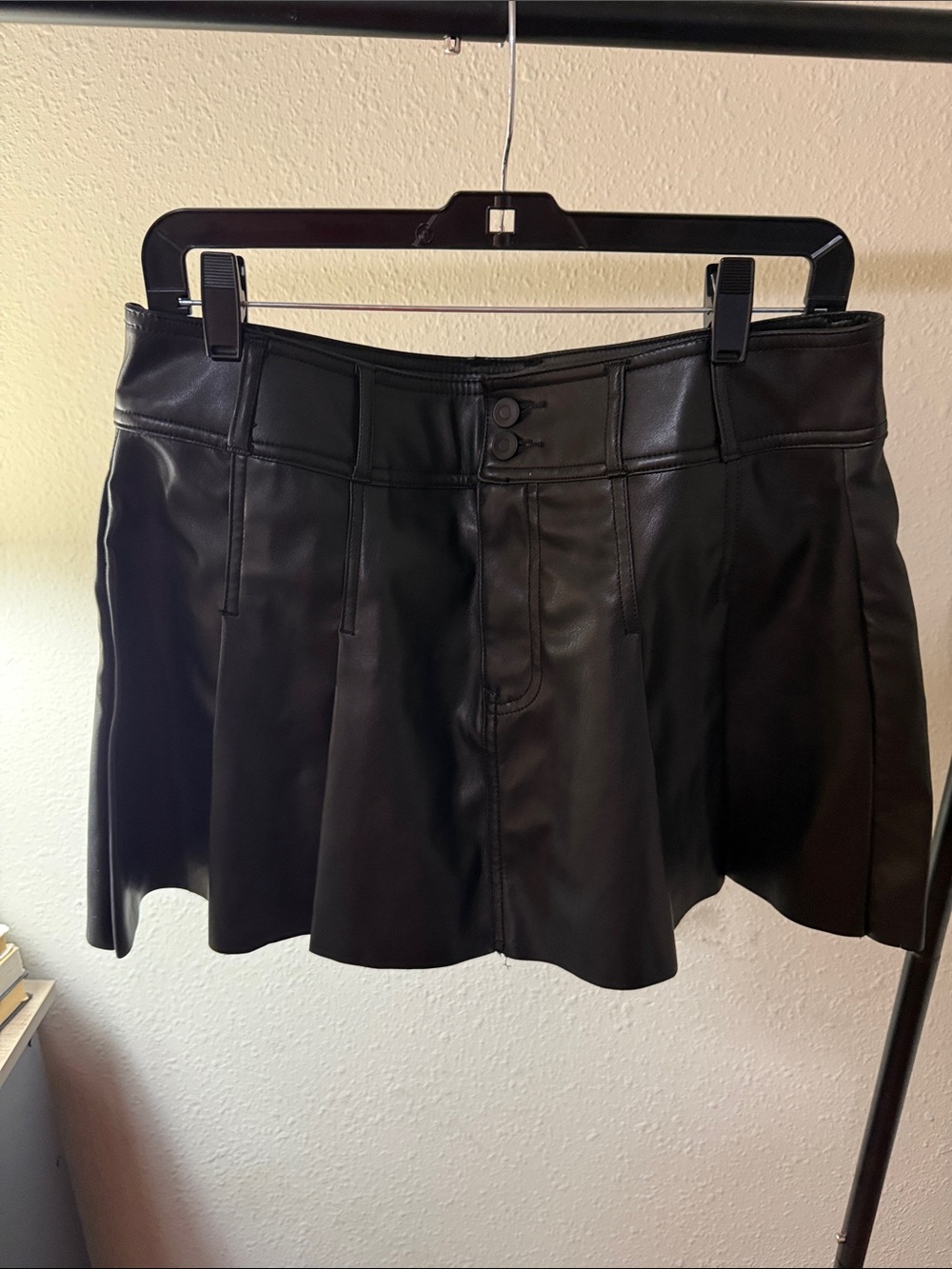 Celebrity Pink Black Faux Leather Pleated Mini Skirt
